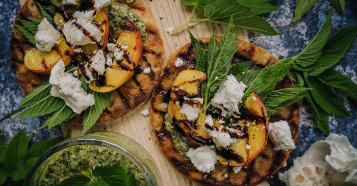 Penttilän pikkurieska grillatuilla persikoilla